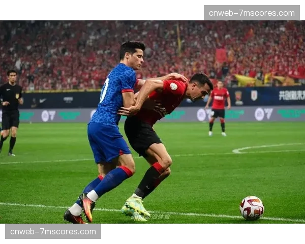 实时：成都蓉城由艾克森罚入点球，1-0领先河南队