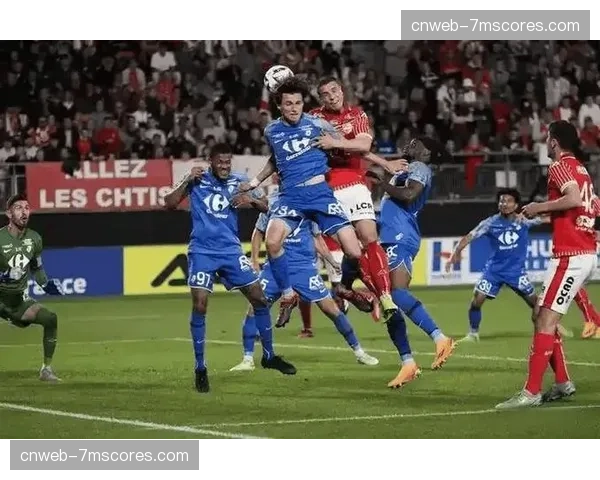 官方:蒙彼利埃中场核心萨瓦尼耶因伤提前告别本赛季 官方:蒙彼利埃中场核心萨瓦尼耶因伤提前告别本赛季